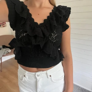 Söt topp - Söt topp från zara, knappt använd💕stl M men passar bra på mig som har S
