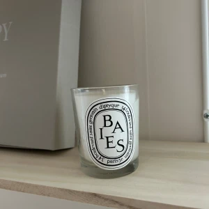 Diptyque ljus  - Helt nytt aldrig tänt i doft BAIES 190 G nypris 700:- 