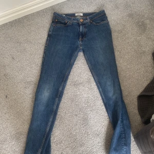 Jack and Jones jeans - Feta Jack and jones jeans. Har använt dom 1 gång då jag pröva dom. Skicket är 10/10 då det inte är någon fläck eller något annat som syns på jeansen.