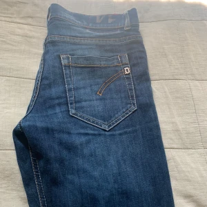 Dondup jeans - Dondup jeans i storlek 164 i barnstorlek dom har en lagning därav priset dom är bra skick annars bara att skriva vid frågor samt intresse.