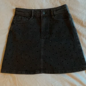 Snygg kjol🤩 - Snygg svart kjol🤩 Kontakta om du är intresserad❤️