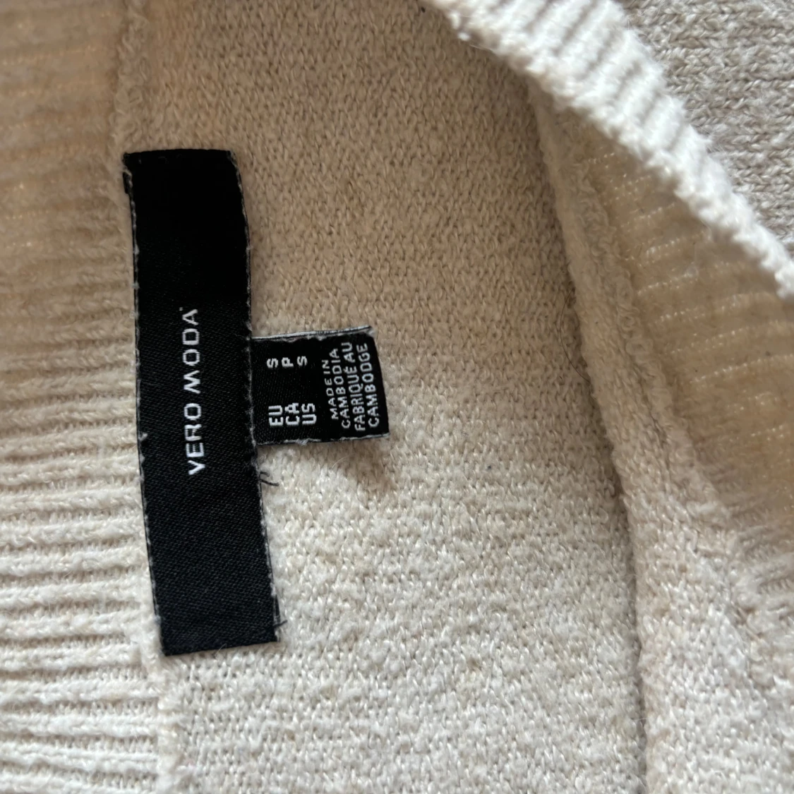 Vit stickad tröja från Vero Moda - 91