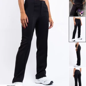 Madlady - Gina black - Kostymbyxor med fejk fickor. Stråveck, mid Waits men sitter som high waist! Storlek - 36 Tall Använda några gånger