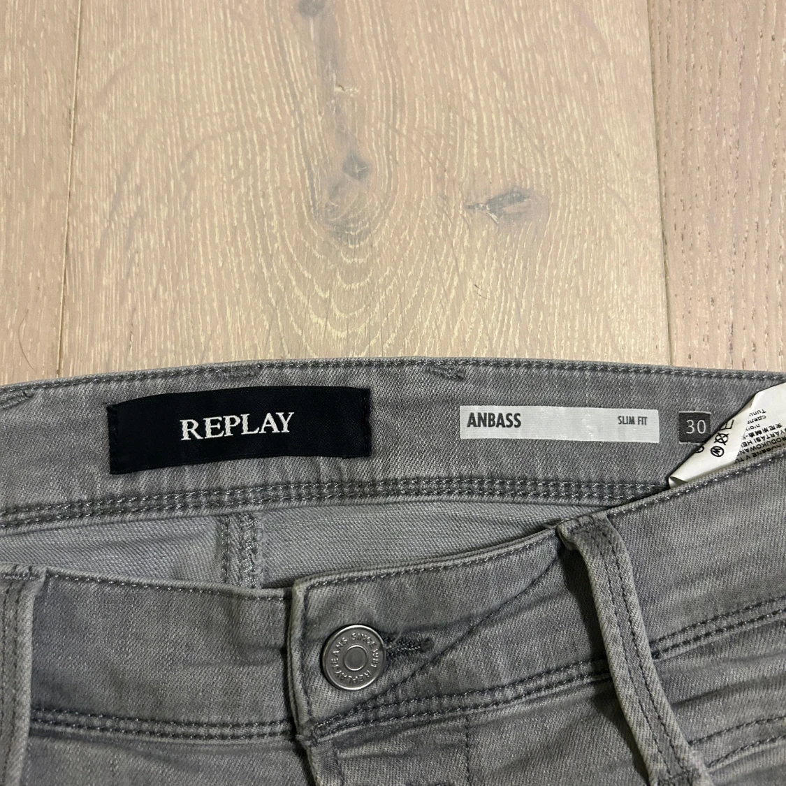 Ljusgrå jeans från Replay - 90