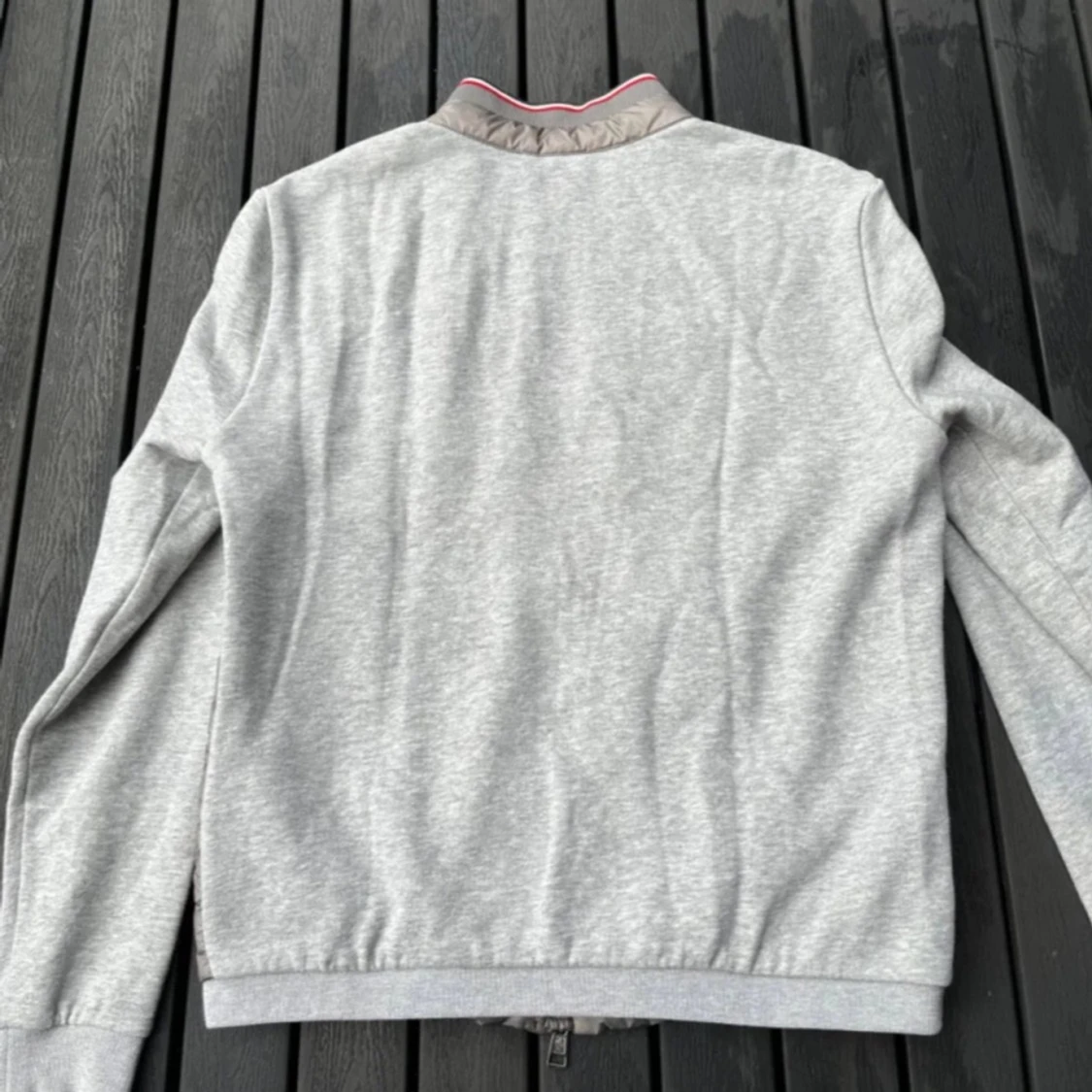 Grå moncler cardigan  - 90