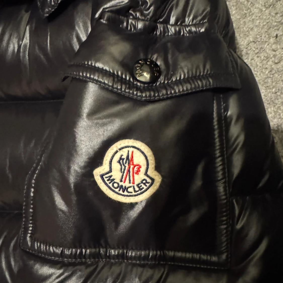 Svart dunjacka från Moncler - 90