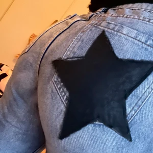 Jeans - Mom jeans från boohoo i storlek 36💗