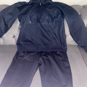 Mörkblå polo dress - Mörkblå polo dress, oanvänd, etiketten är kvar