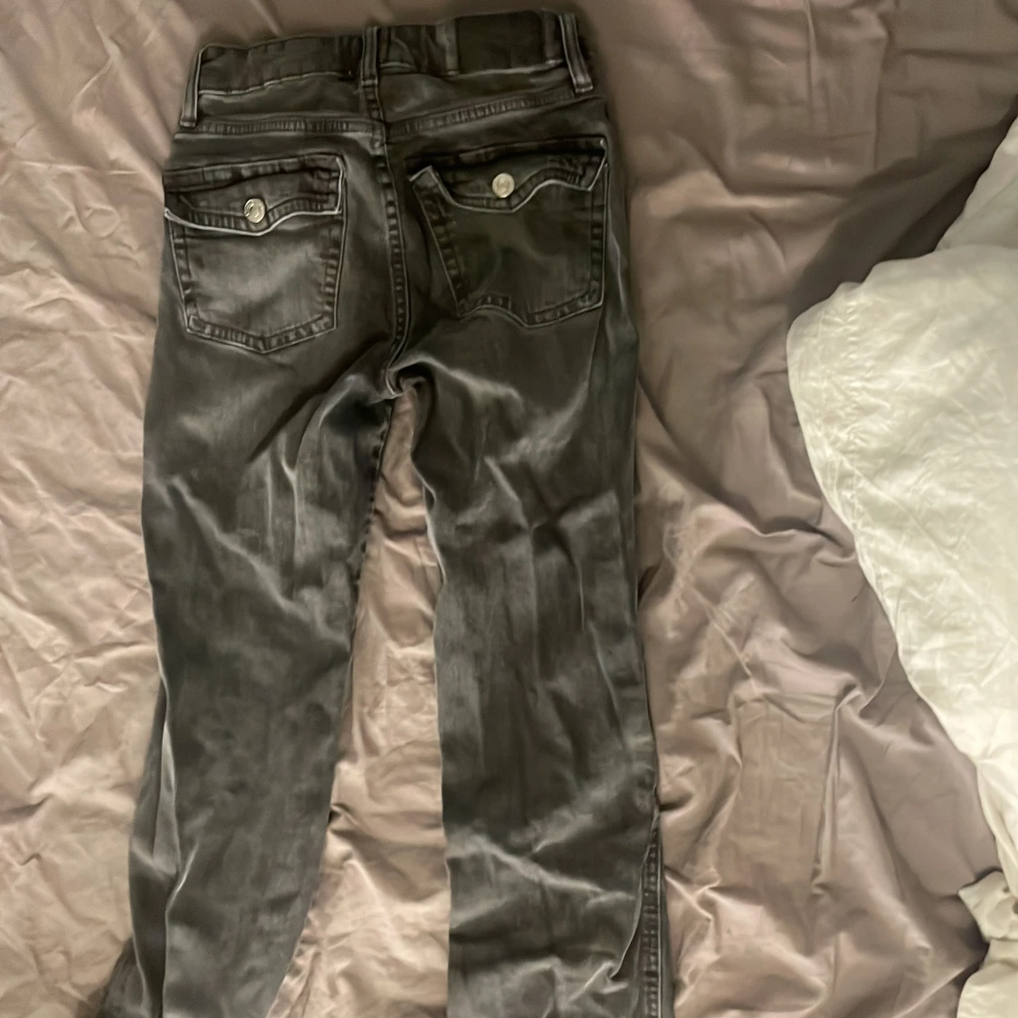 Grå bootcut jeans från 157 - 90