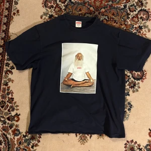 Rick Rubin Supreme t shirt - Supreme t shirt, goated tee, size M but tailored to not fit too long so if u around 175-180 it fits nice