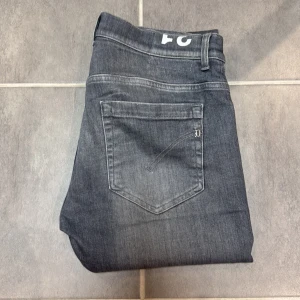 Dondup 31 - Säljer dessa schysst dondup jeansen | modellen heter George | storlek 31 | 