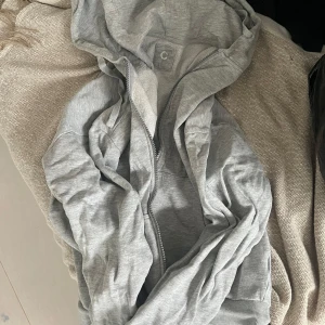 Ziptröja - Fin ziptröja feån Cubus