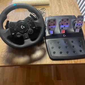 Logitech ratt - Skick 10/10 använts få gånger pris kan diskuteras