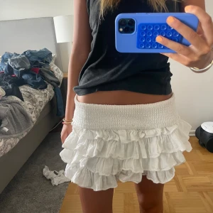 Volangkjol - Super söt kjol som även går att ha som topp!