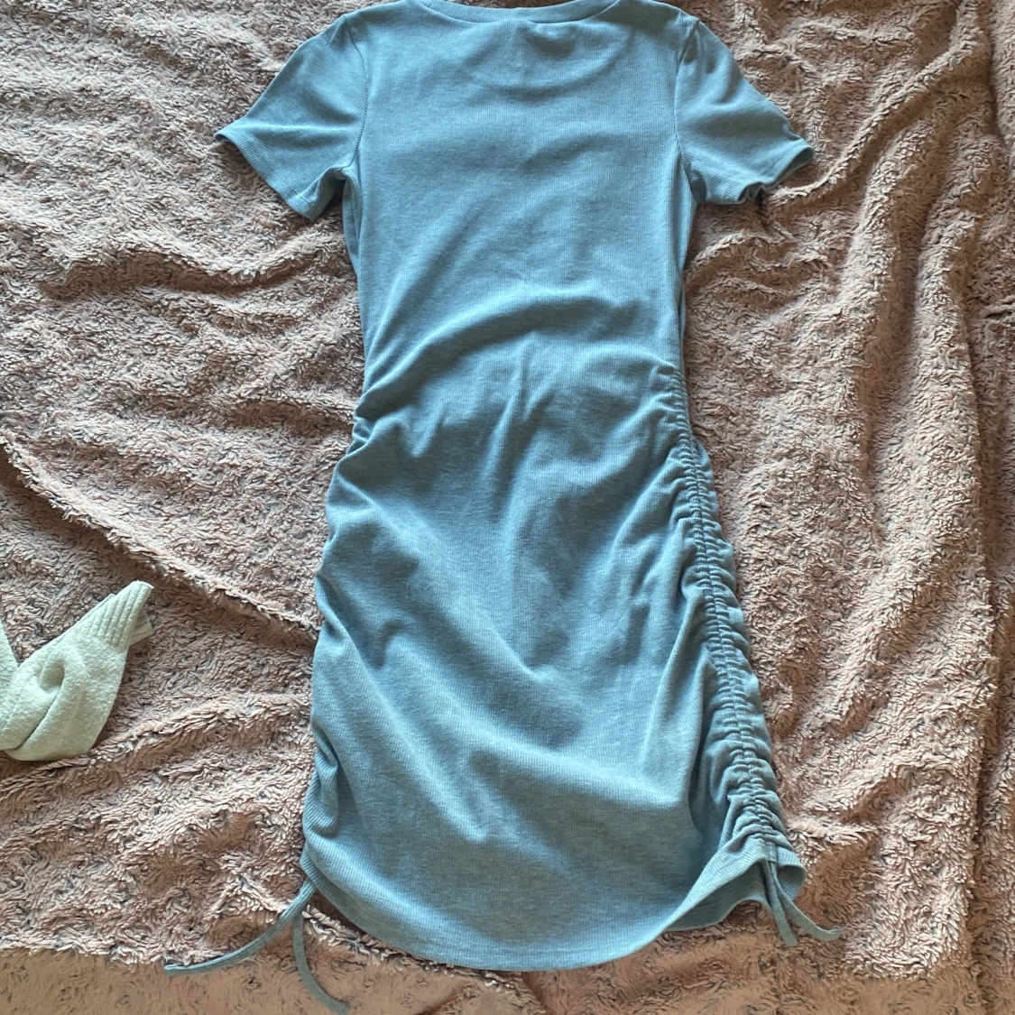 Säljer en klänning från HM i storlek Small.Använd ett fåtal gånger. Säljer pga för liten - 90