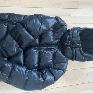 Polo ralphlauren jacka - Bra skick 8/10 Använd en vinter  Äkta 