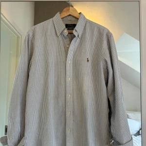 Ralph Lauren - Ralph Lauren Randig skjorta  • Storlek M • Cond 8/10  • Nypris 1499kr