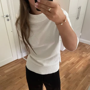 Vit stickad tröja  - Skriv för fler bilder💕