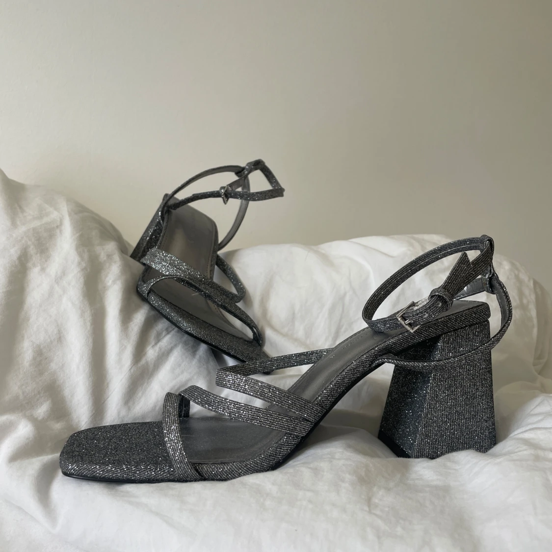 Glittriga klackar  - 90