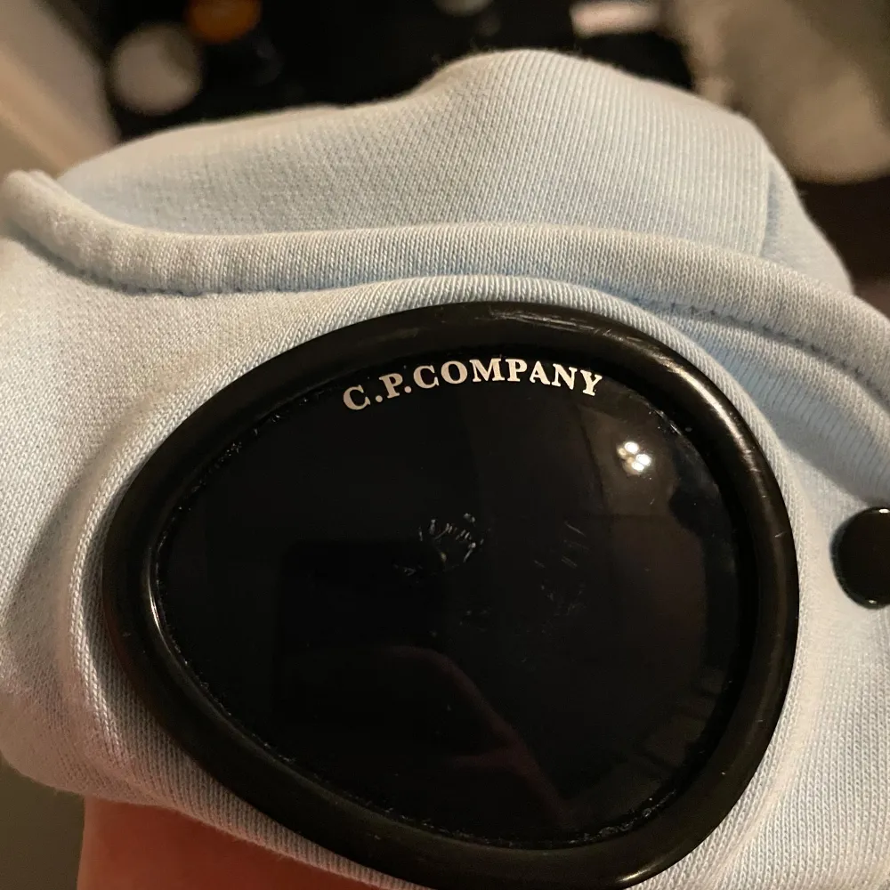 Blå cp company hoodie  Skriv för mer bilder . Hoodies.