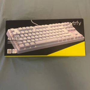 Xtrfy Tangentbord - Tangentbordet ser helt ny ut och funkar exakt som den ska funka  Nypris : 1100kr mitt pris : 400kr