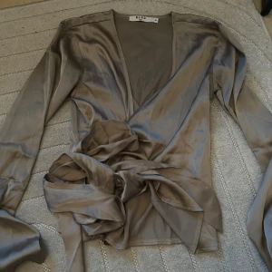 Blus NAKD  - Helt ny aldrig använd 