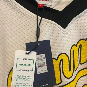 Collegetröja - Collegetröja. Helt ny med prislappen kvar. Inköpt för 1200kr. 