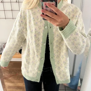 Kofta - Säljer denna söta kofta som jag använt ett fåtal gånger💘💘💘