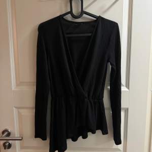 Ginatricot top i stl S 80kr