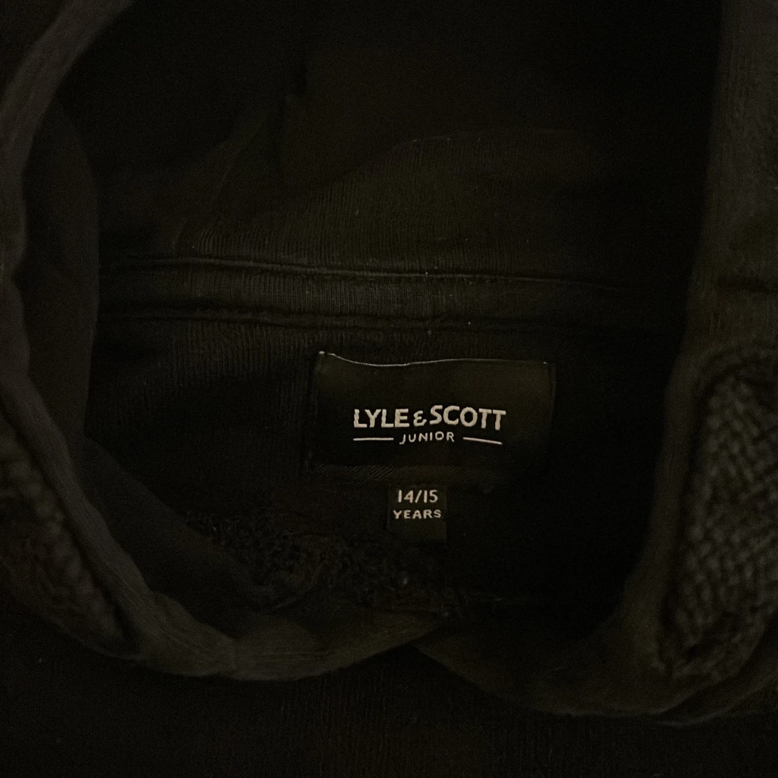Svart hoodie från Lyle & Scott - 92