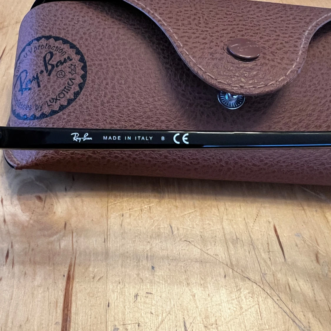 Svarta solglasögon från Ray-Ban - 90