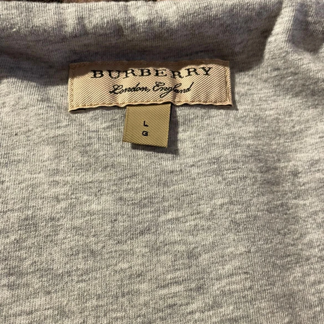 Grå huvtröja från Burberry - 92