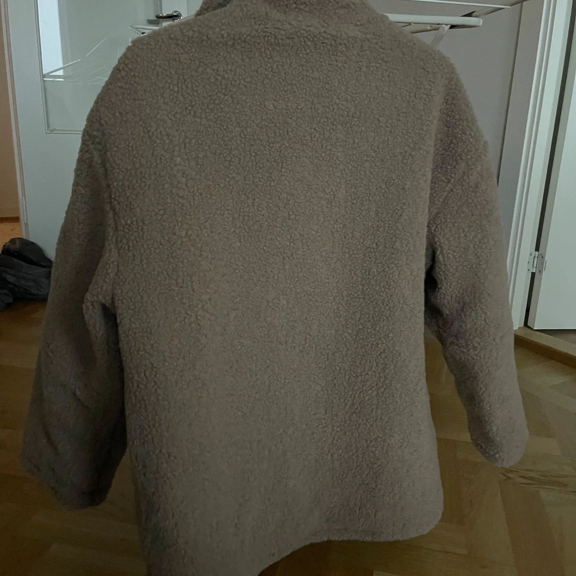 Beige teddyjacka med dragkedja - 92