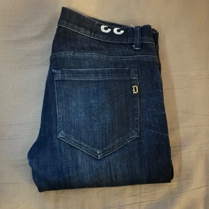 Dondup george - Säljer ett par riktigt feta Dondup george i riktigt bra skick, bara att skriva vid frågor🙌🏻