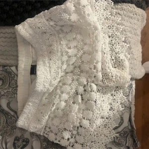 Spets shorts - Säljer min älskade shorts då den kommer inte till användning, passar 32-36 💕