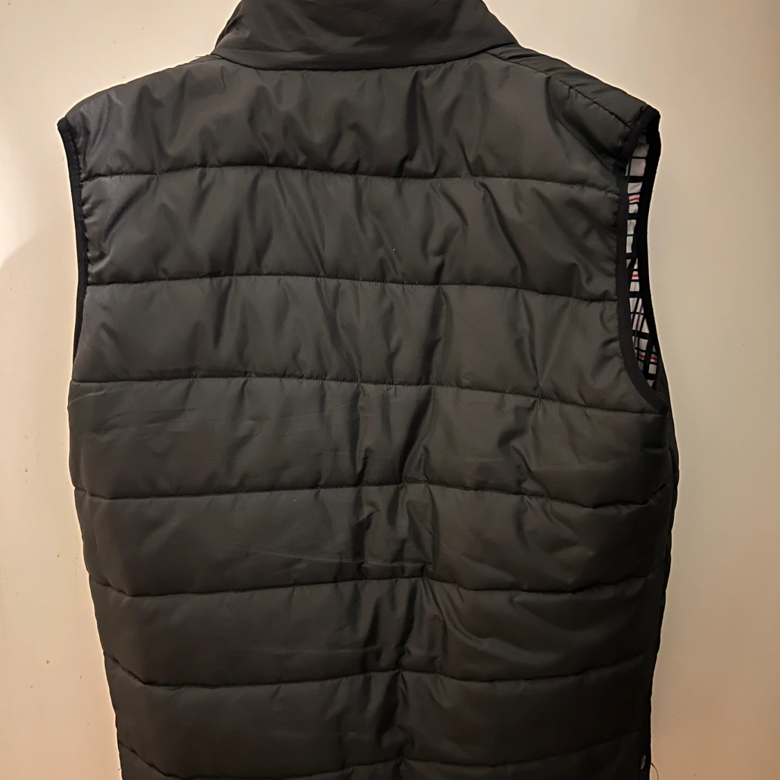 Svart quiltad väst från Abacus - 92