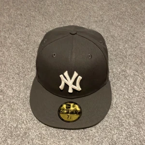 New era keps  - Fint skick klister märket är kvar 