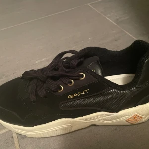Skor - Helt oanvända GANT skor. Bra skick och är i storlek 36. Passar 35-36. Pris kan diskuteras 