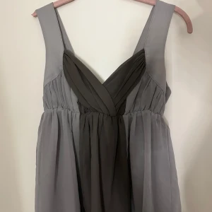 fin topp - jätte fin ser kontig ut på mig då den är förliten kan ej stänga dragkedjan