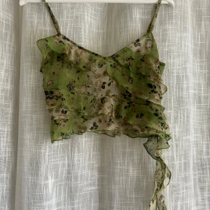 Jättesnygg topp - Jättefin topp som är lite genomskinlig🤩