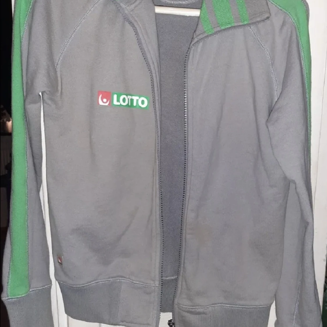 Grå Lotto jacka med gröna detaljer - 3