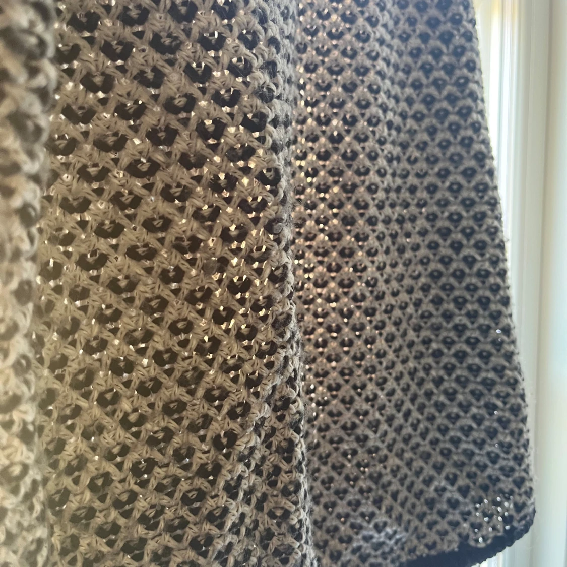 Svart&vit stickad tröja - 3