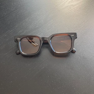 Solglasögon från Chimi - Inga repor eller slit, perfekta till nu när solen börjar titta fram.