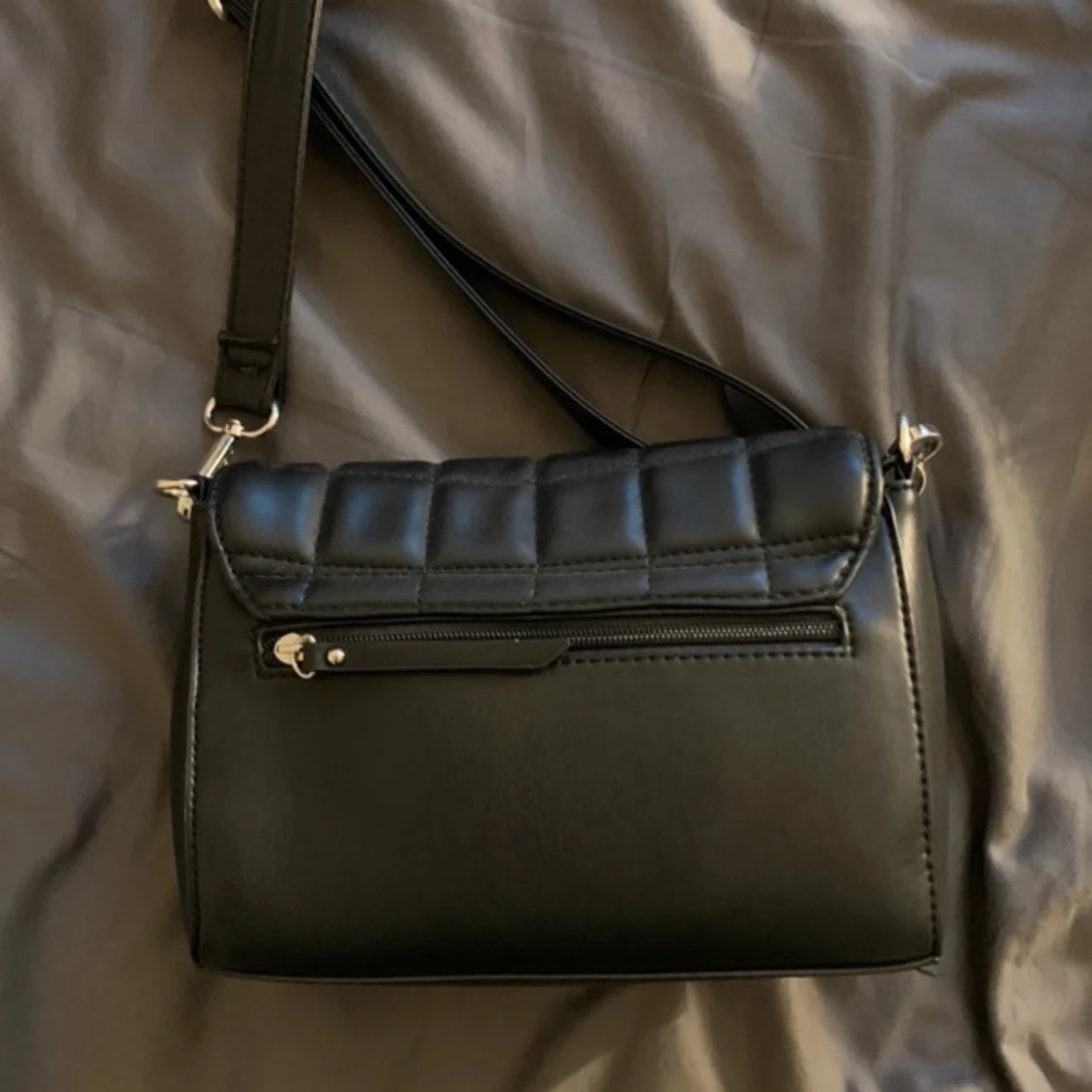 Svart axelväska - 4