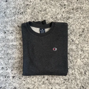 Champion sweatshirt  - Champion sweatshirt | Skick 9/10 | Storlek: M | Äkta 
