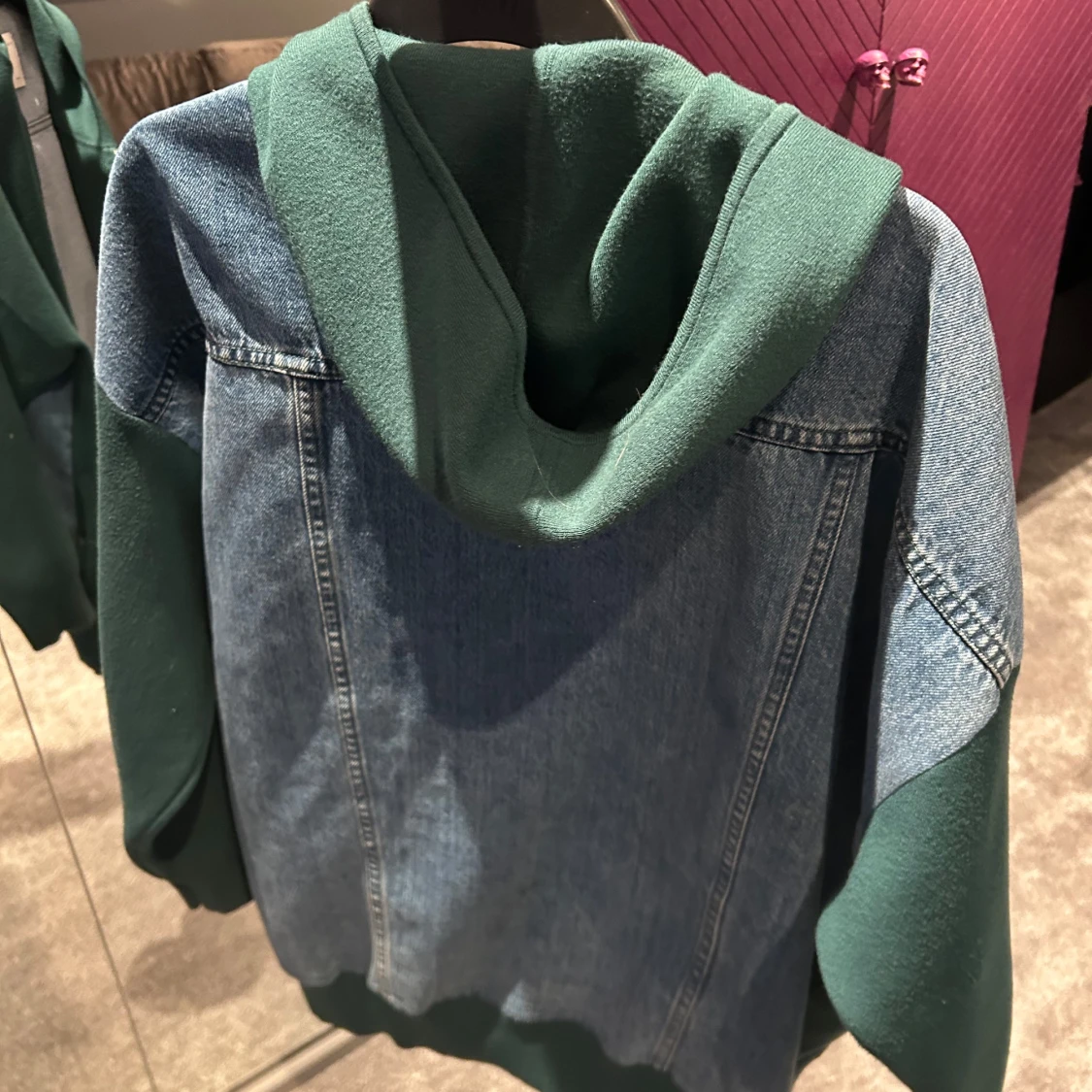 Grön och blå jacka med huva från Sandro - 2