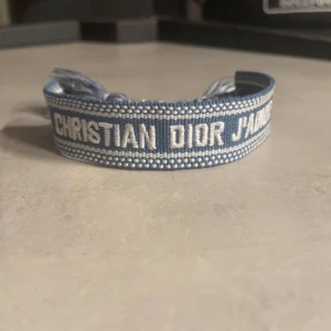 Jätte fint CD blått armband - Jättefint skick #grish #laidback 