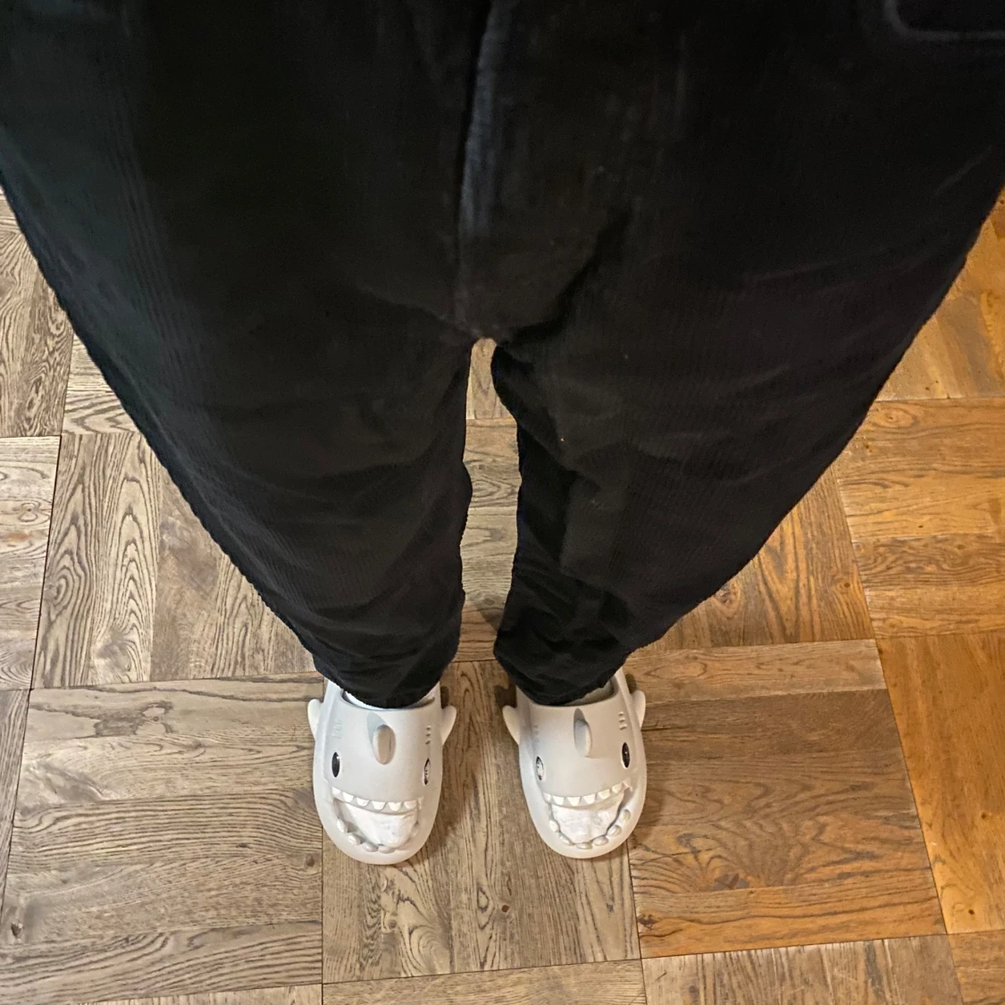 Svarta manchesterbyxor från H&M - 2