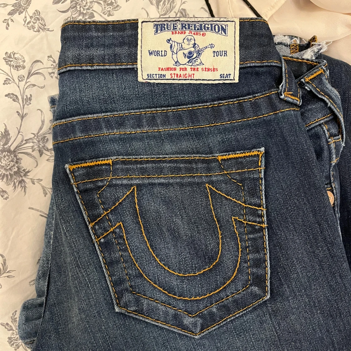 Lågmidjade jeans från True Religion