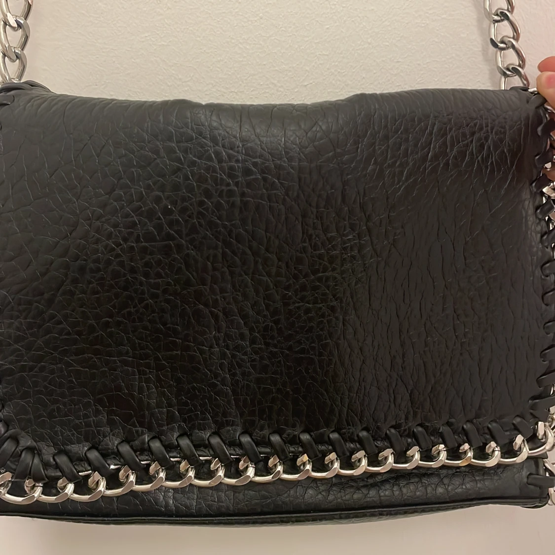 Svart axelväska från Tiamo